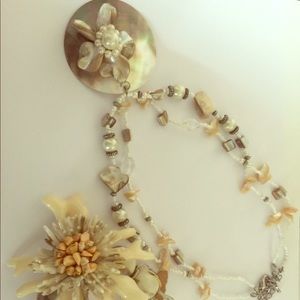 Beautiful necklace and bracelet.