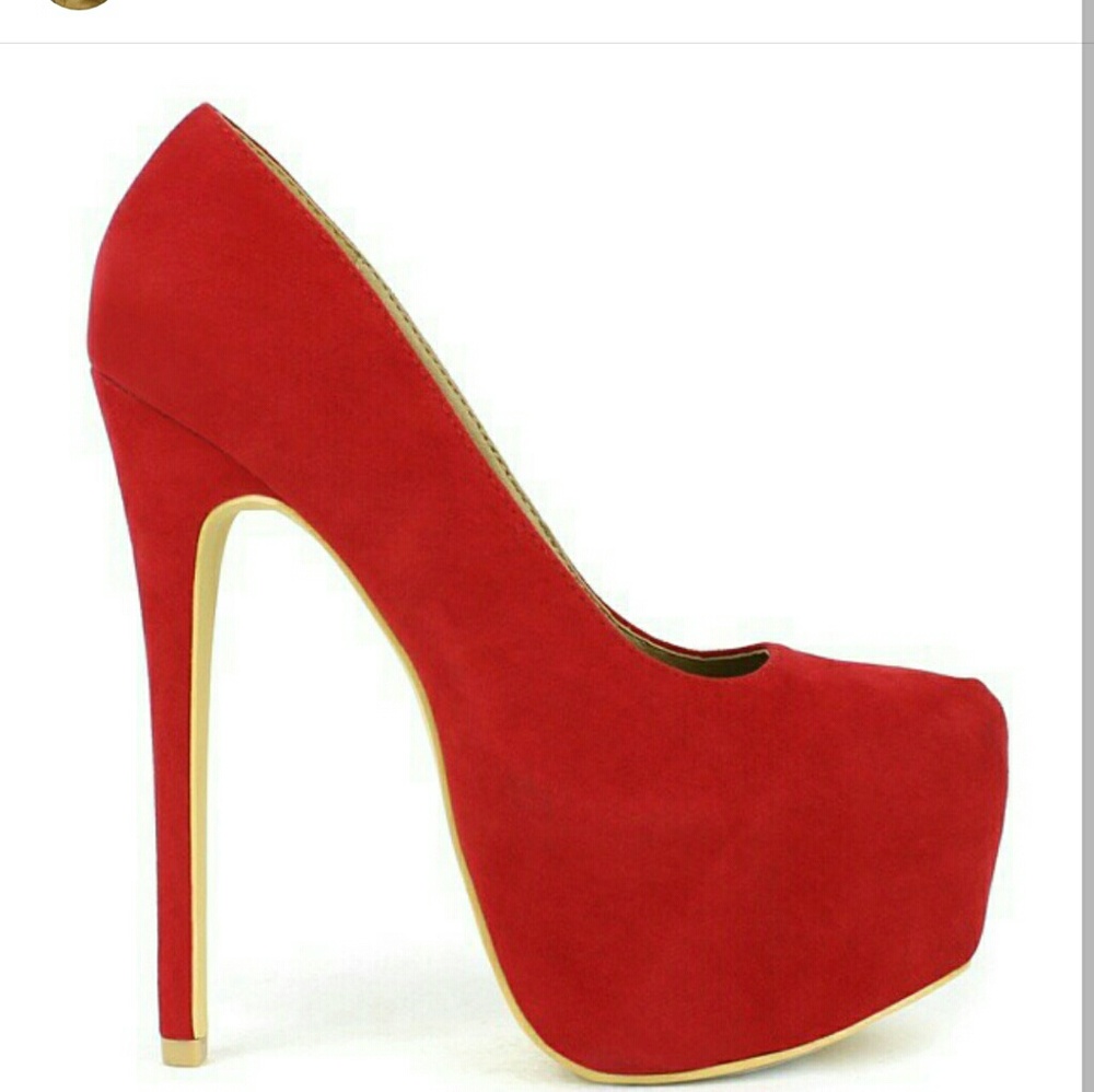 Price DropSleek Sexy Red Pumpa