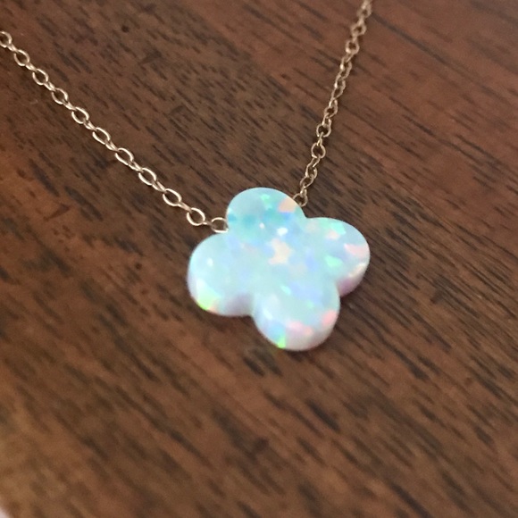 16 in delicate plated necklace with abalone clover - Picture 4 of 4