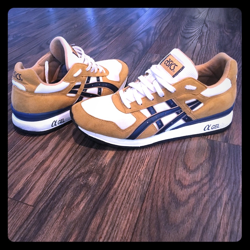 Asics Sneakers