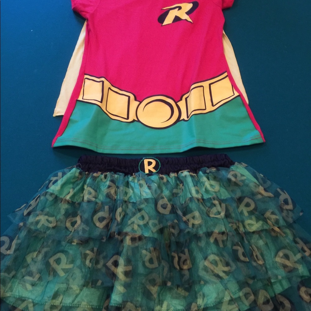 Woman’s Robin Halloween costume