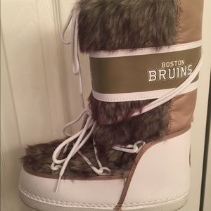 Boston Bruins boots