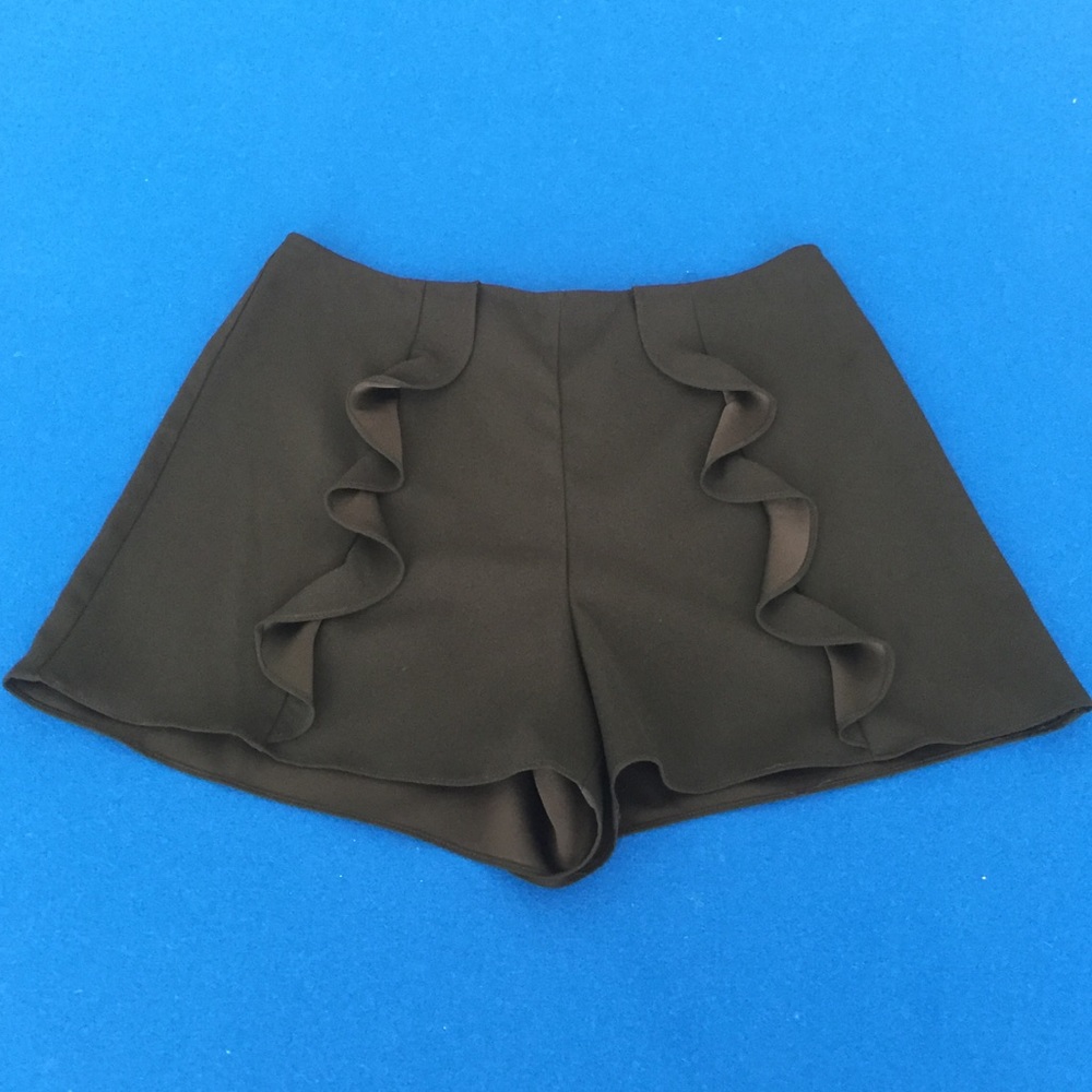 Intermix black dressy shorts. Size L