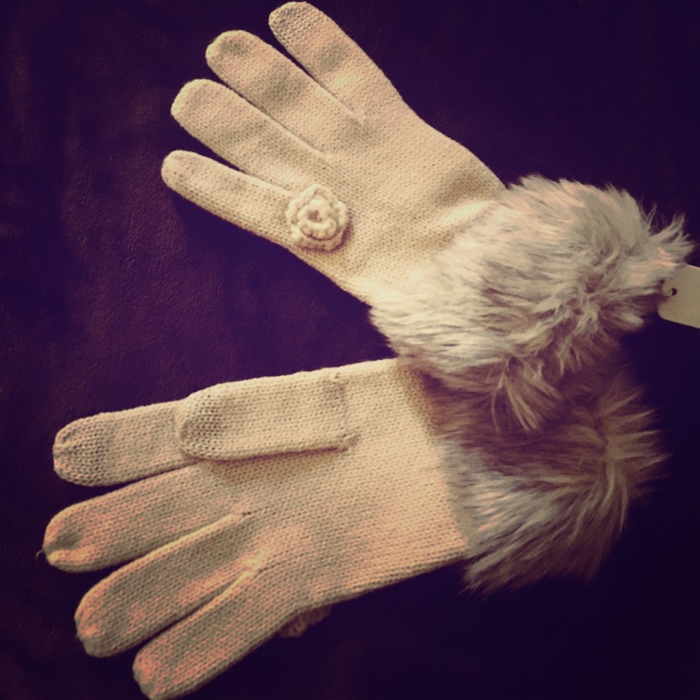 NWT charming Charlie gloves