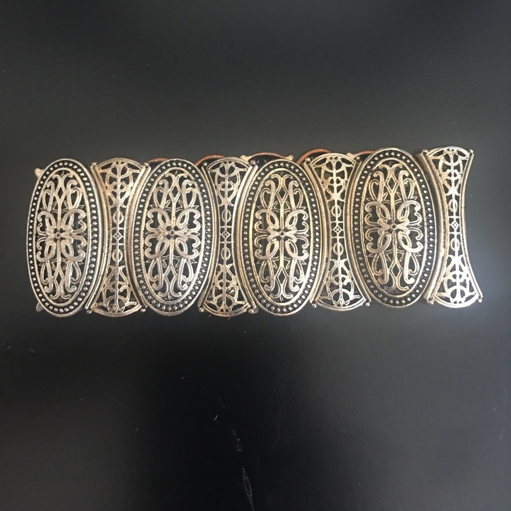 Gold bangle bracelet