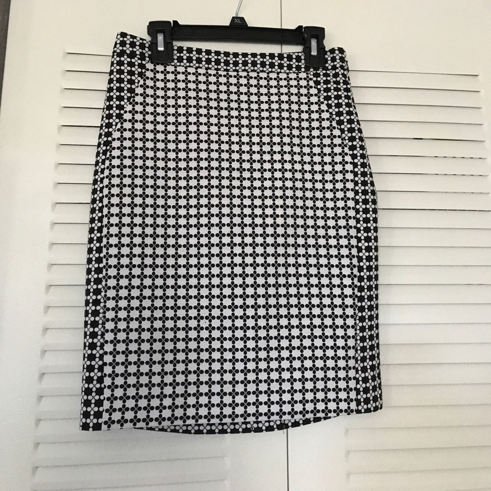 The Limited 00Petite Black/White Geometric Pattern