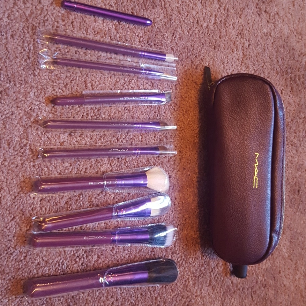 New authentic makeup brushes