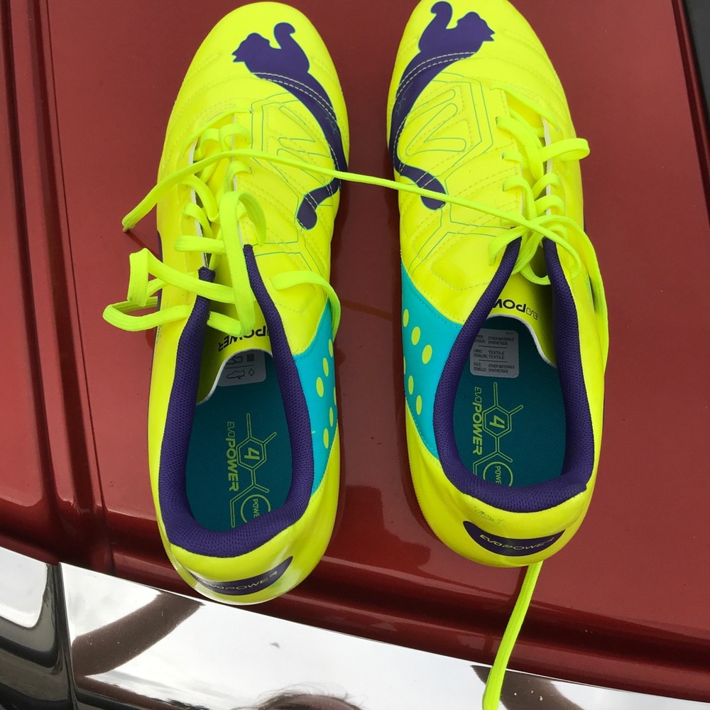 NEW men’s puma EvoPower soccer cleats