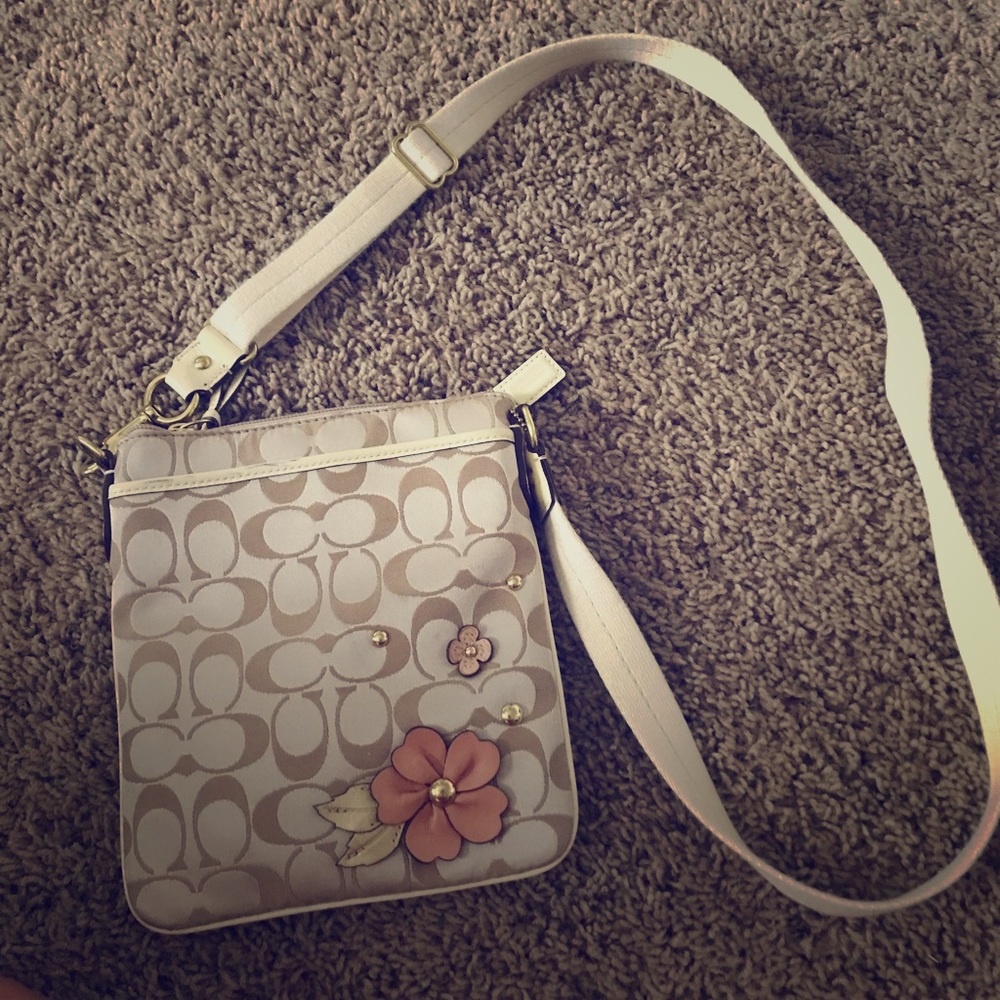 ✨✨Coach Crossbody Purse✨✨