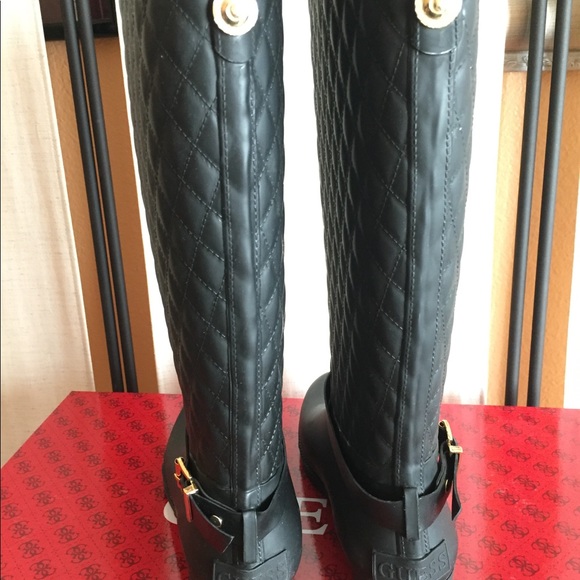 Guess Quilted Rain Boots S8 BNWOT - Picture 4 of 7