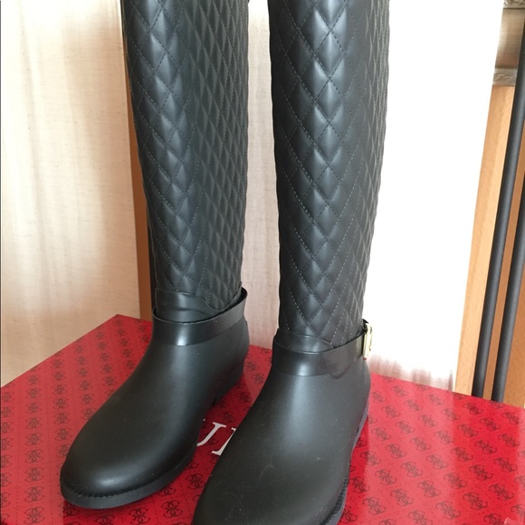 Guess Quilted Rain Boots S8 BNWOT - Picture 7 of 7