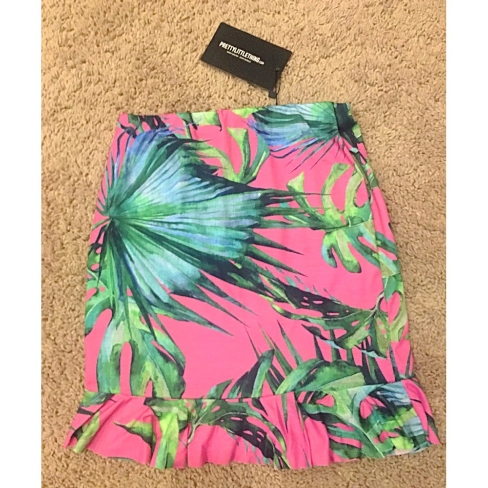 Brand New Pretty Little Thing Tropical Skirt