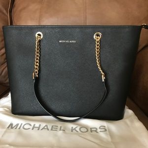 New With Tags Michael Kors Jet Set Travel Tote