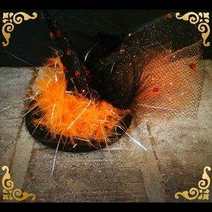 MINI WITCHES HAT HAIR CLIP’