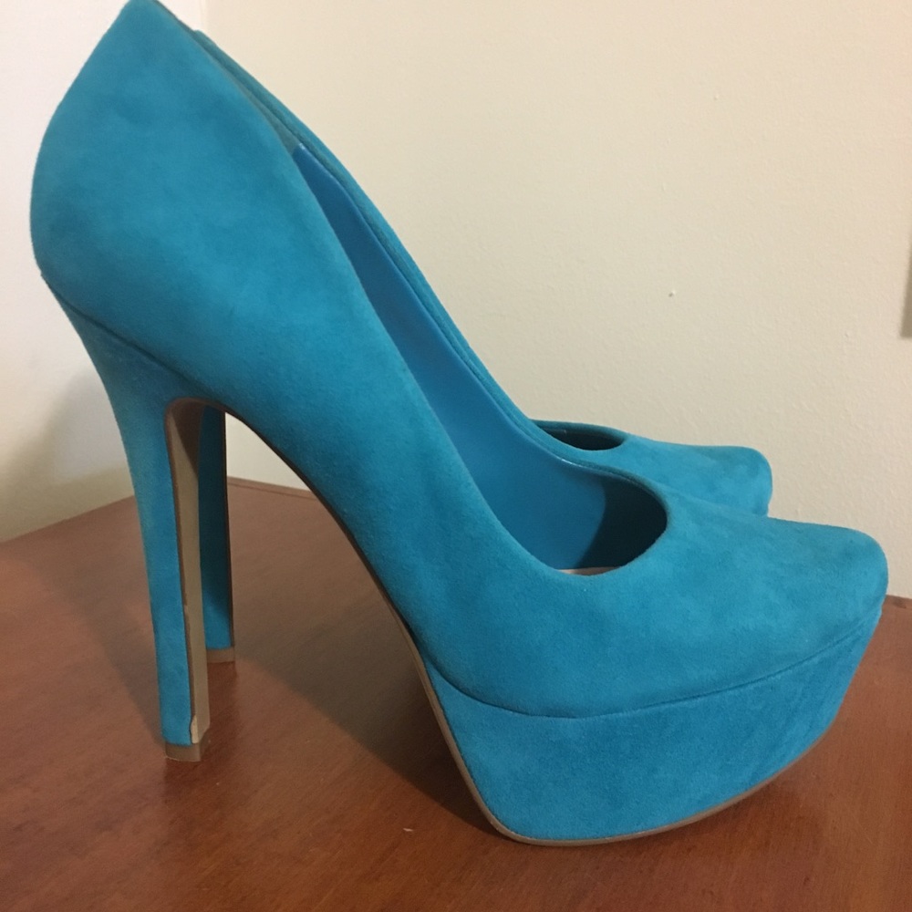 Baby blue/turquoise suede Jessica Simpson Pumps