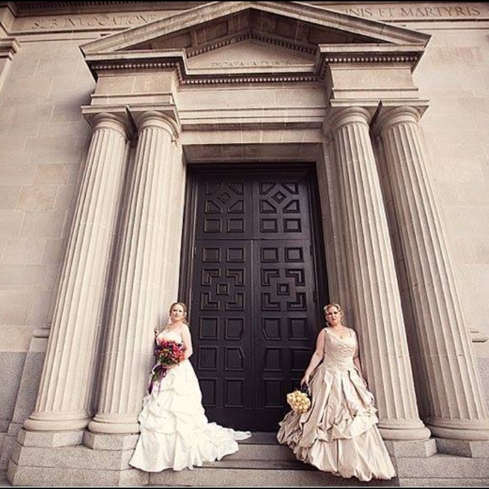 Ian Stuart Couture Plus Size Wedding Dress