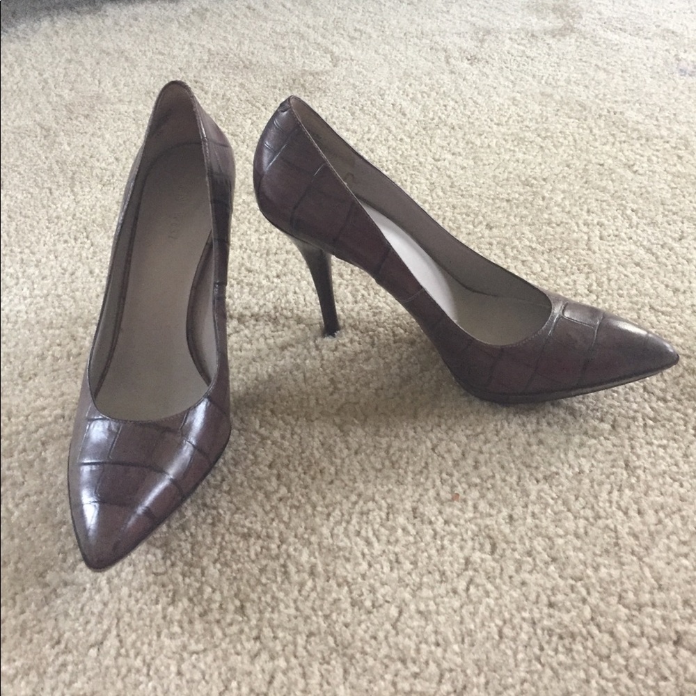Nine West size 11 women's closed toe pumps
