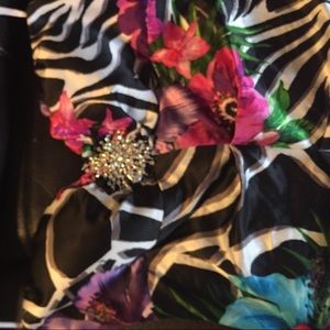 Sleeveless zebra print cache dress