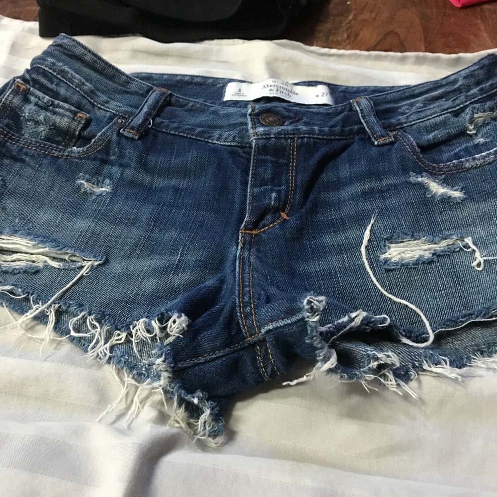 Junior Jean shorts Abercrombie and Fitch