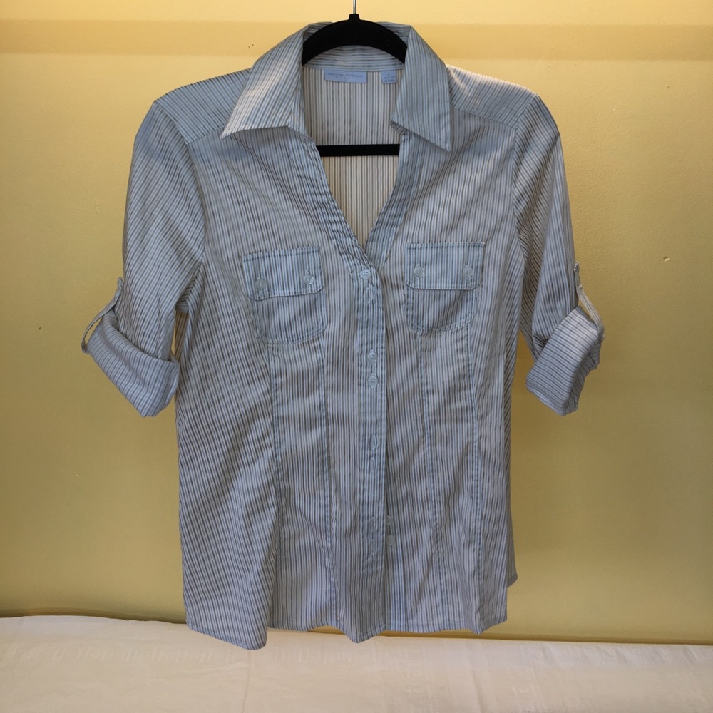 Stretch button down 3/4 length sleeve shirt M