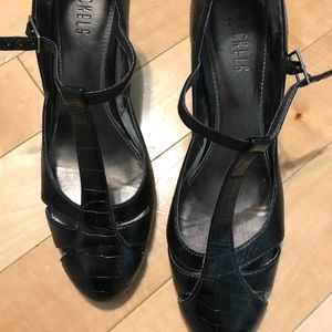 Nickels black closed toe heels