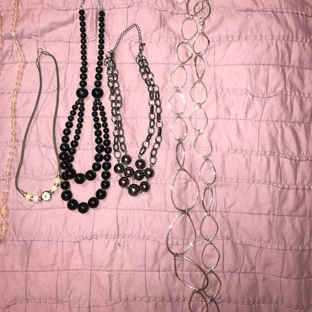 Lot of 21 necklaces costume jewelry pre-owned