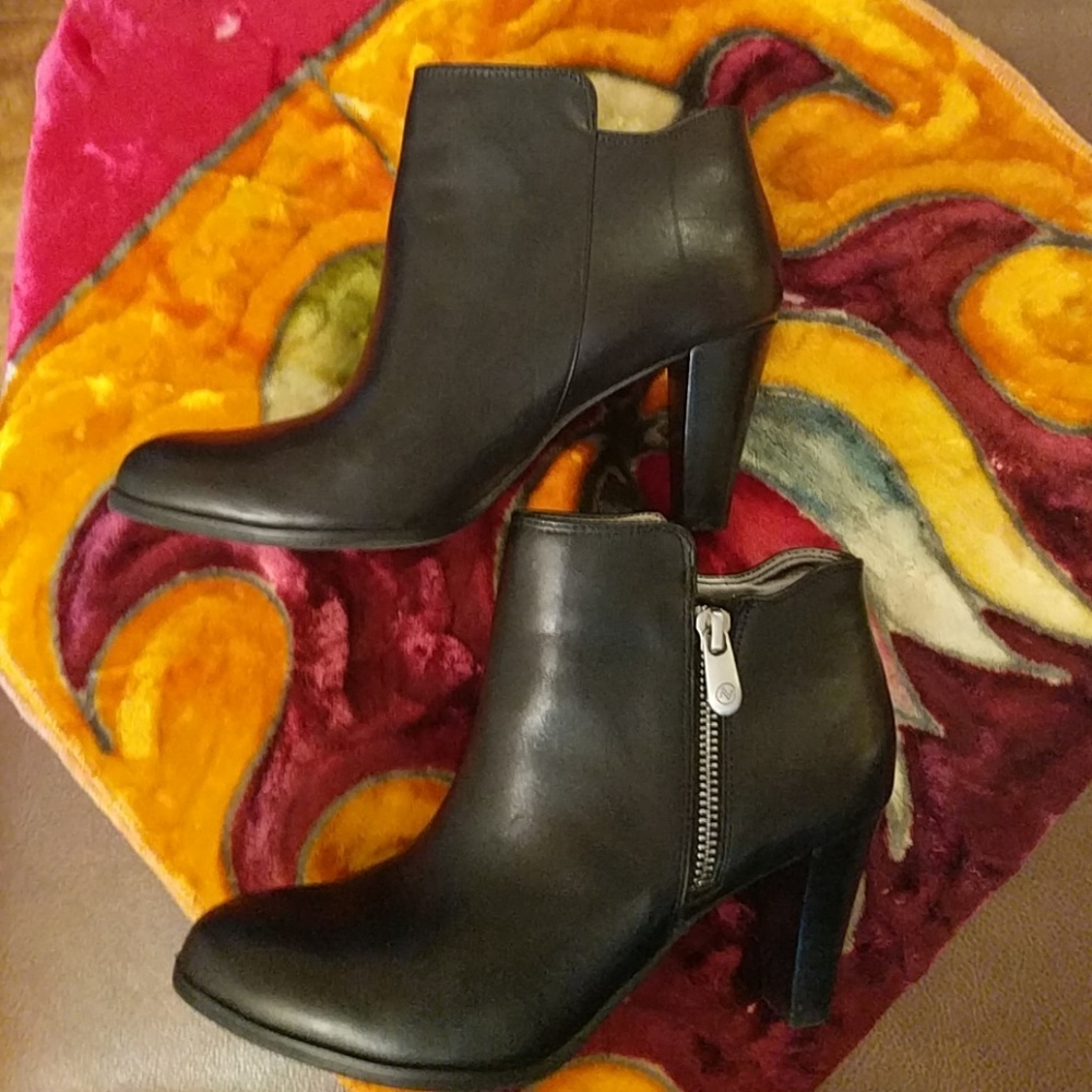 Adrienne Vittadini Thurston Boot Bootie