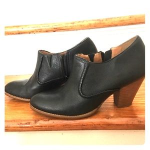 Jack Rogers black leather booties!