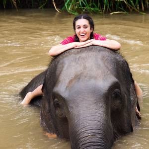 Meet your Posher, Jade