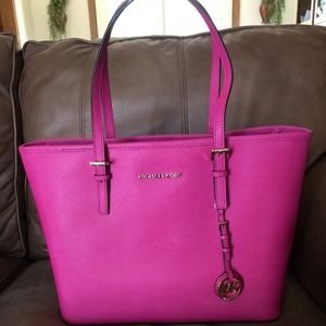 New With Tags Michael Kors Jet Set Tote