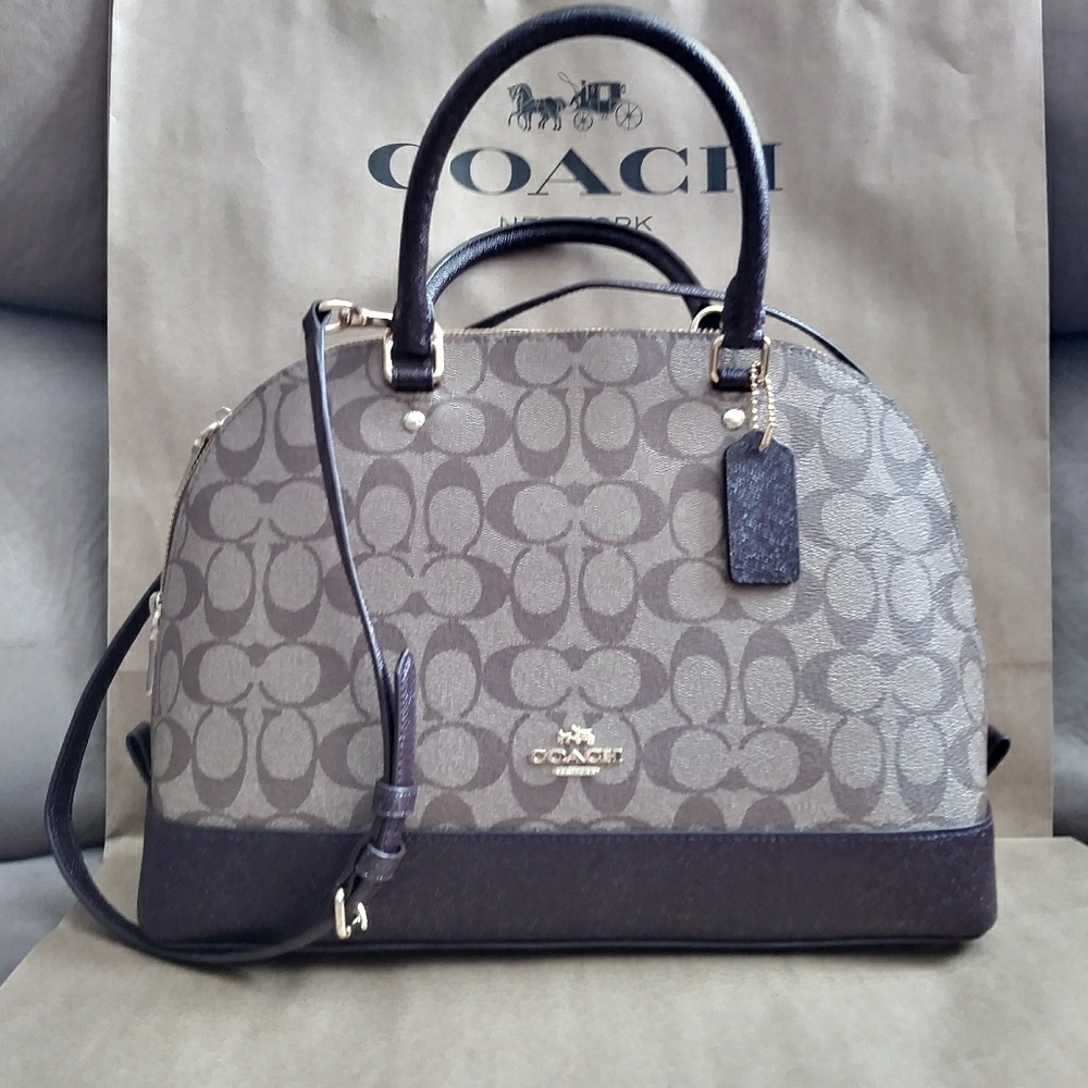 SOLD !!! Coach large  tote purse bag w/ wallet - Picture 2 of 8