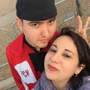 Meet your Posher, April