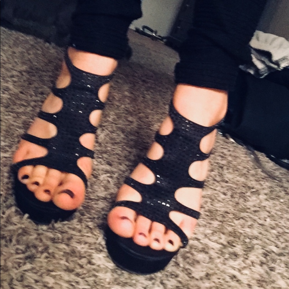 Forever21 black satin platform stiletto caged heel - Picture 7 of 7