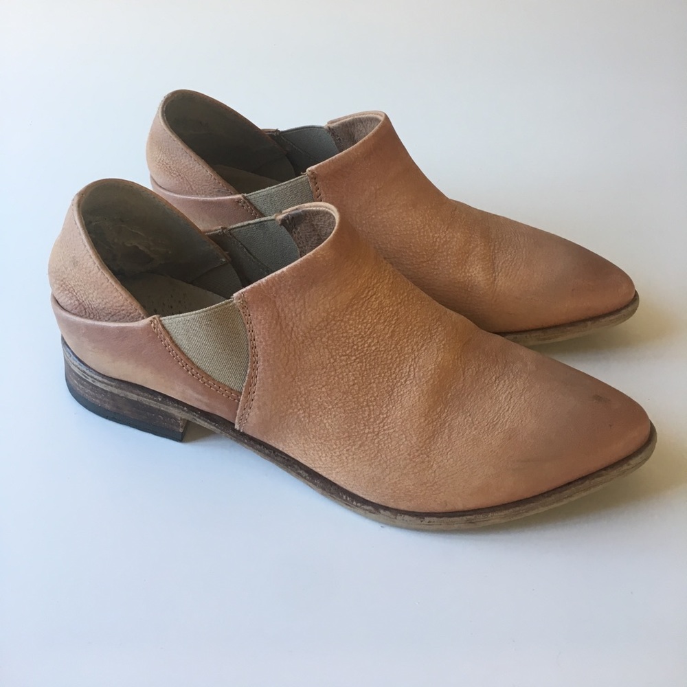 Free People Azalea Flat Low-Cut Bootie // Size 37