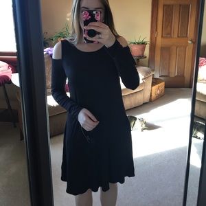 NEW WITH TAGS Black long sleeve dress with pockets