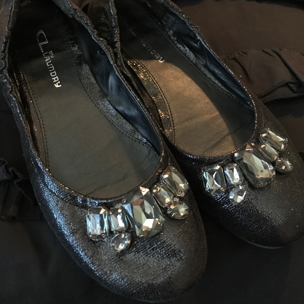 Cute CL by Laundry Black Flats