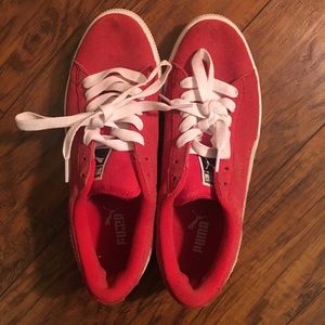 Suede Pumas