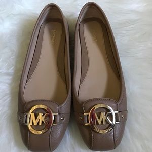 Michael Kors flat