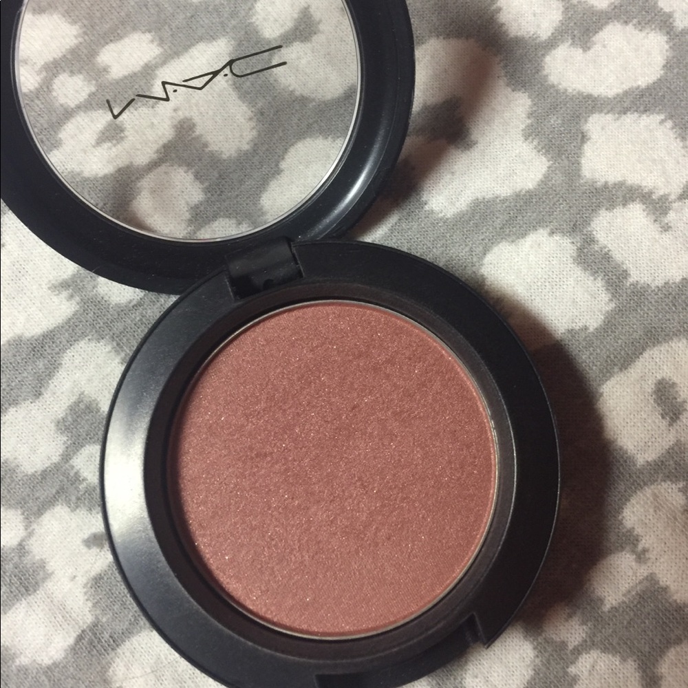 MAC sheertone shimmer blush, Plum Foolery