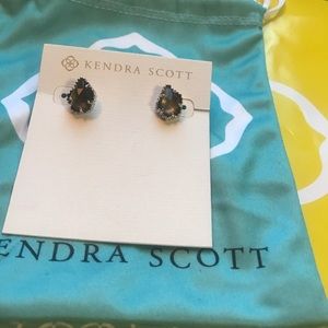 Tessa Stud Earring - black mother of pearl/ silver