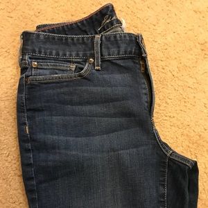 Curvy bootcut jeans