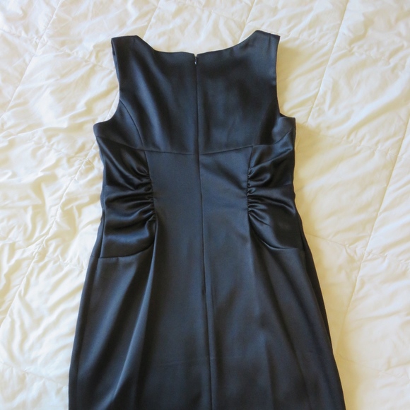 SOLD Jessica Howard LBD - Picture 4 of 5