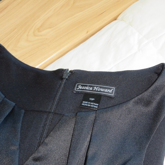 SOLD Jessica Howard LBD - Picture 5 of 5