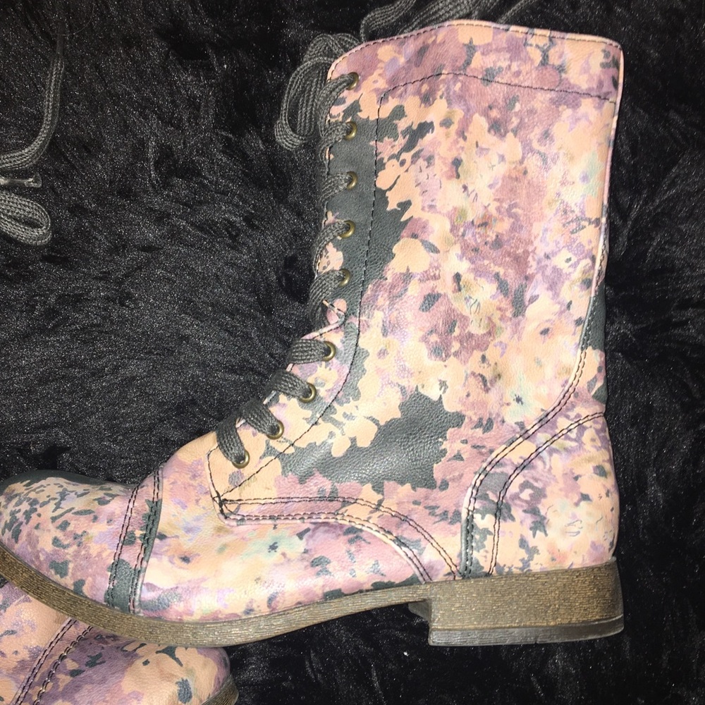 NWOT Beautiful Combat Boots! NEVER WORN BEFORE!