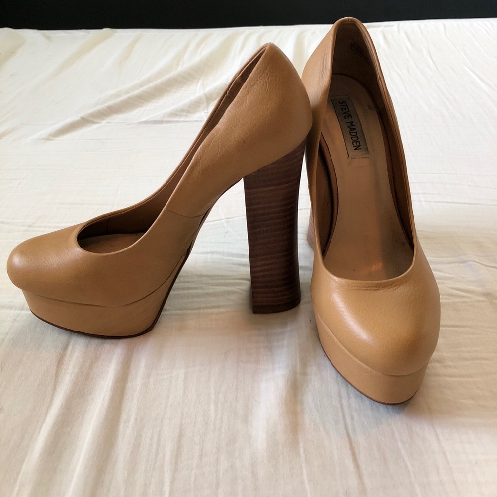 Steve Madden Camel Leather Pumps