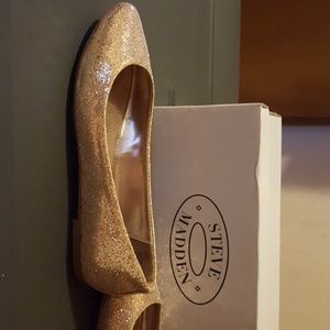 Steve Madden gold flats
