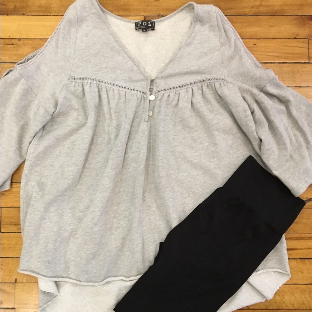 POL cold shoulder too and legging set