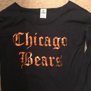 Off the shoulder Chicago Bears sweater! 🐻