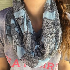 Light weight scarf
