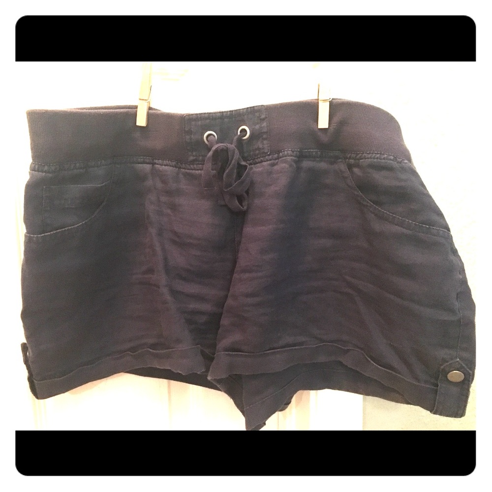 Victoria’s Secret navy linen shorts